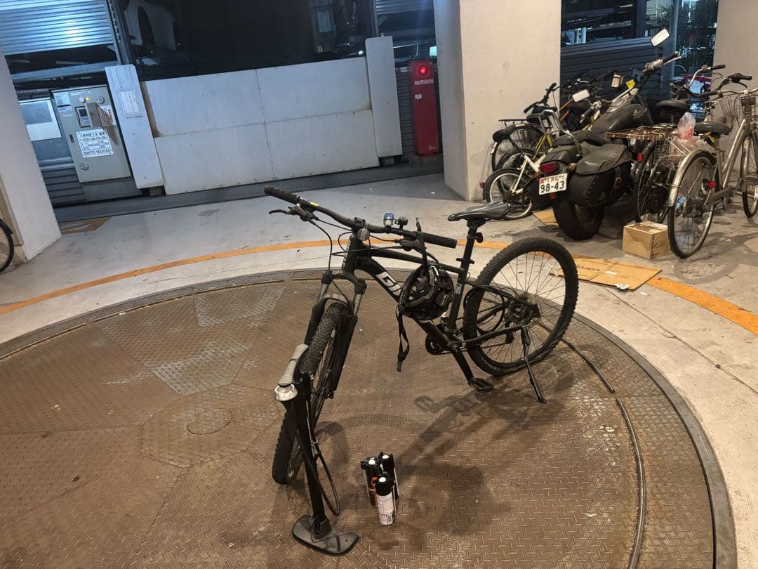 マウンテンバイク Ｔaloh2空気入れ、ヘルメット等付き