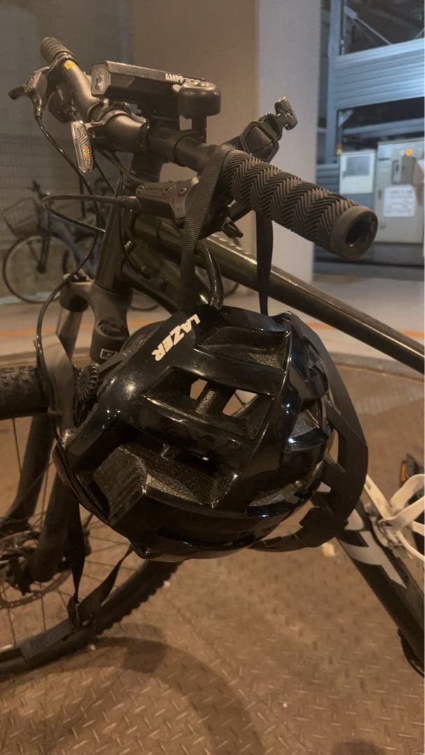 マウンテンバイク Ｔaloh2空気入れ、ヘルメット等付き