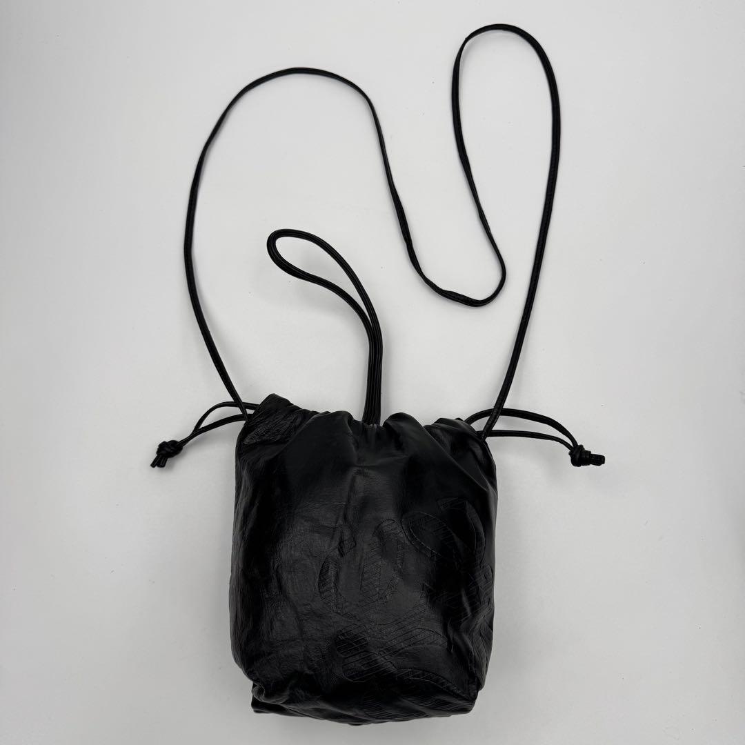 ロエベ アナグラム ナッパレザー 巾着型ショルダーバッグ 斜めがけ ブラック