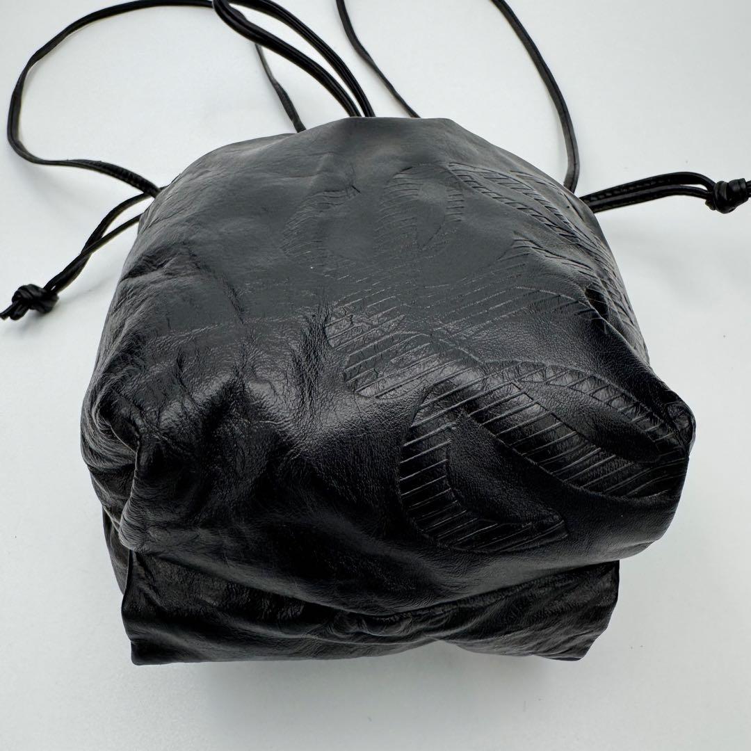 ロエベ アナグラム ナッパレザー 巾着型ショルダーバッグ 斜めがけ ブラック