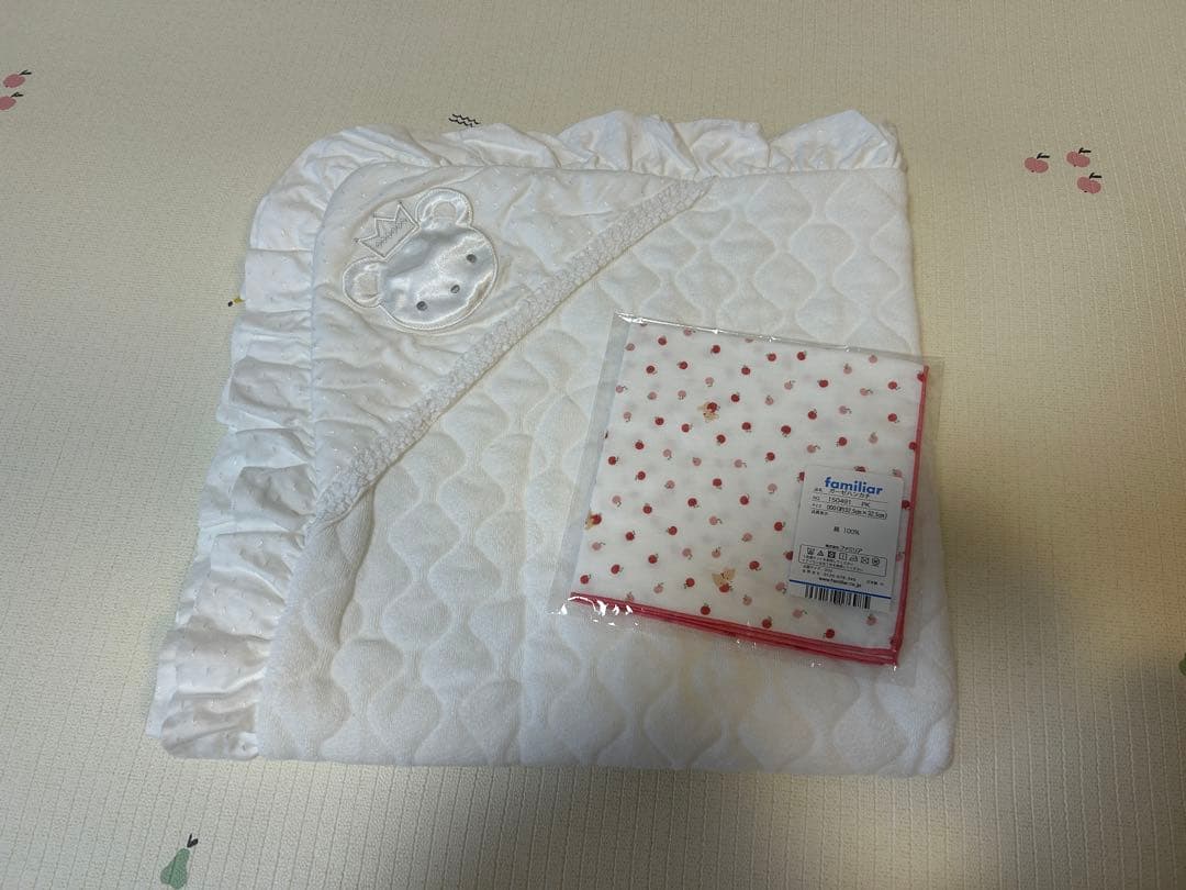 ファミリア　ラップケットおまけ付き