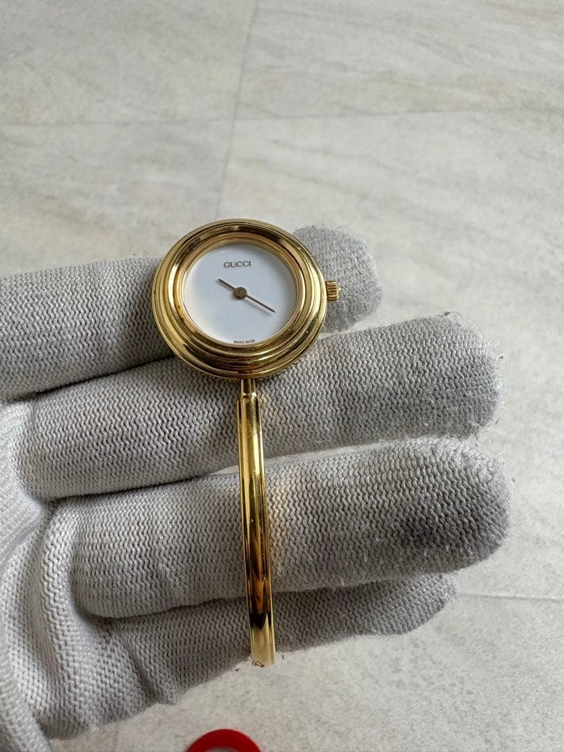 美品 GUCCI グッチ チェンジベゼル 時計本体 赤１　不動　11/12.2
