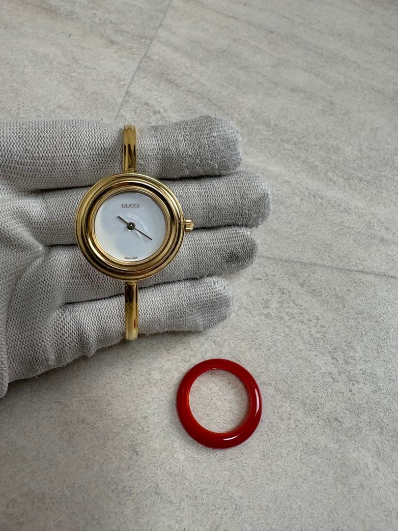美品 GUCCI グッチ チェンジベゼル 時計本体 赤１　不動　11/12.2