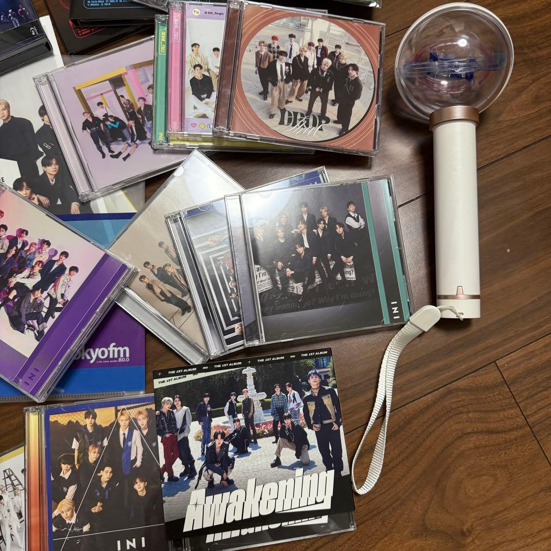 トレカ44枚　レア　INI 初期グッズセット フォトカード付き　ペンライト