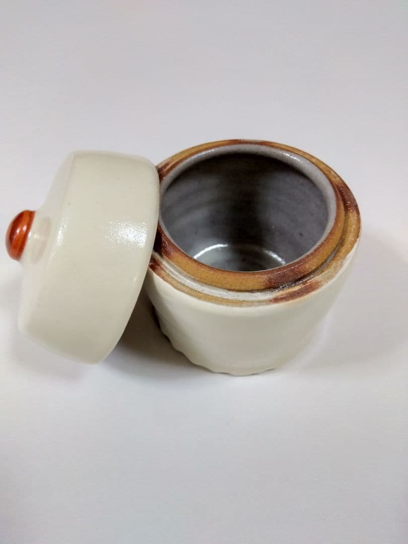 最終値下げ価格になります！岩井窯、山本教行氏の白磁蓋付小物鉢