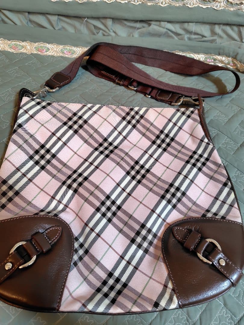 バーバリーブルーレーベル　ショルダーバック　ピンク