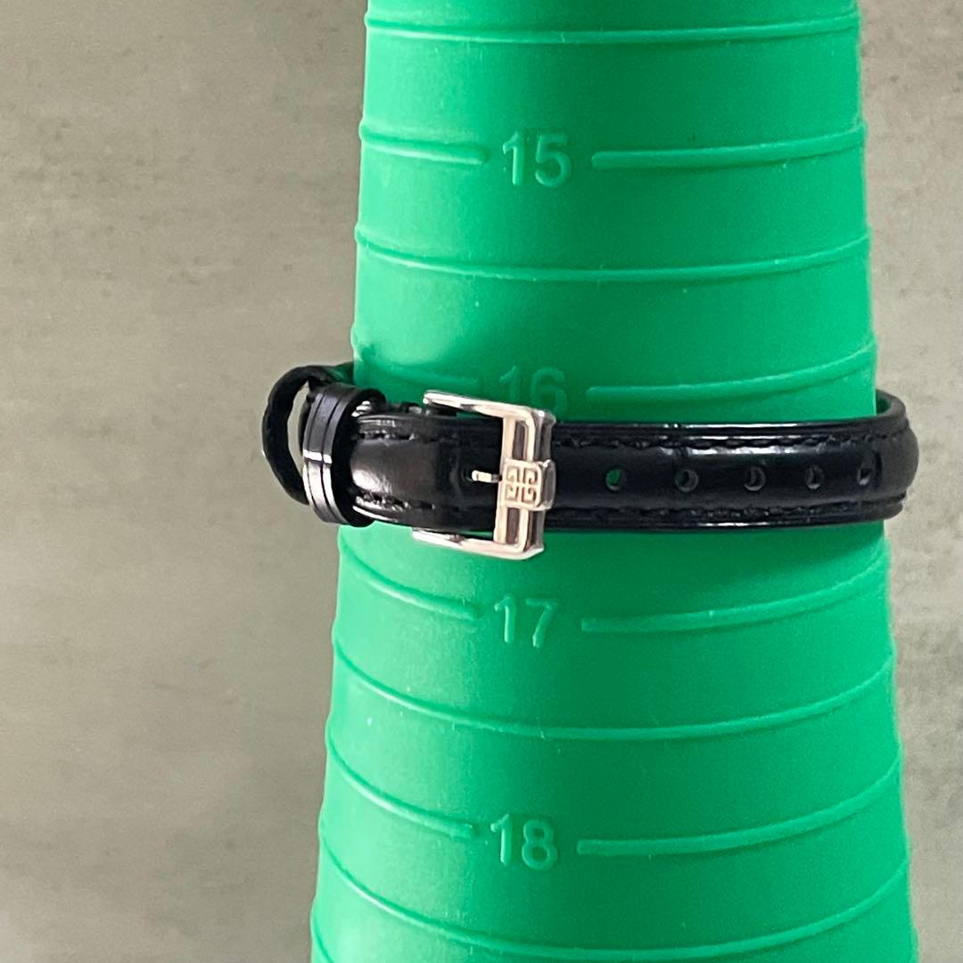 稼動品　GIVENCHY ジバンシー　スモールセコンド　ラウンド　腕時計