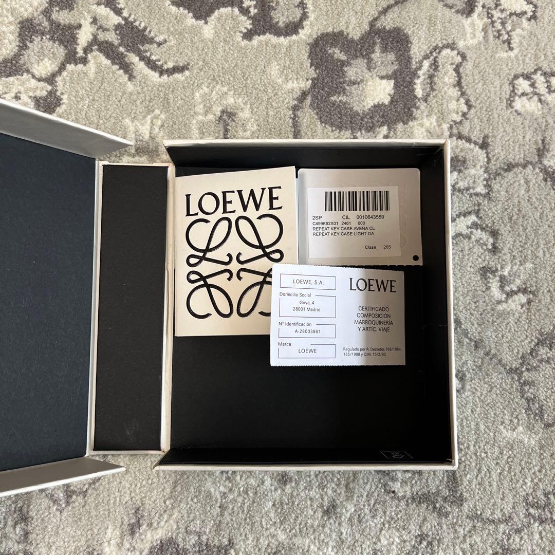 LOEWE エンボス加工 ベージュキーケース
