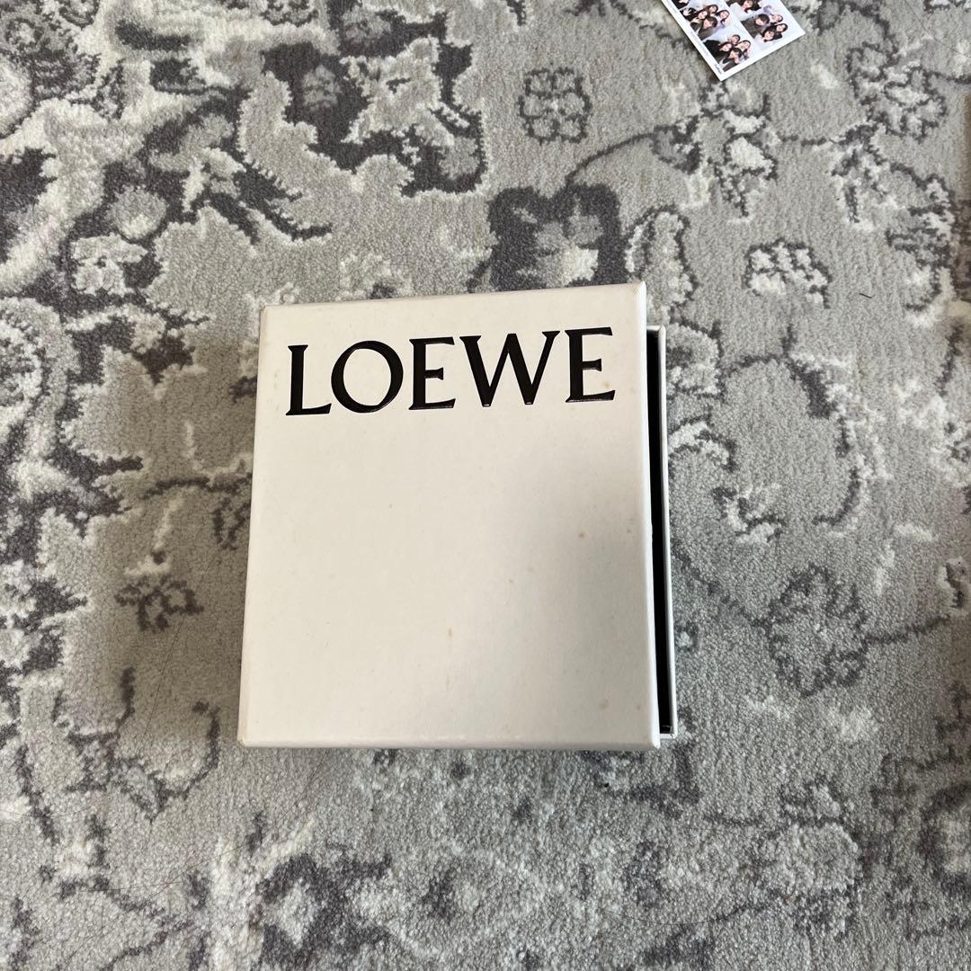 LOEWE エンボス加工 ベージュキーケース