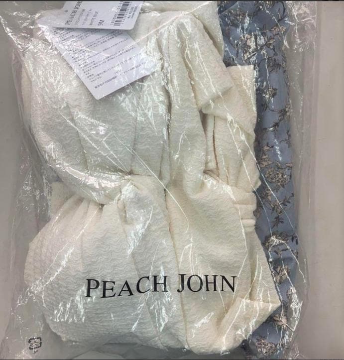 PEACH JOHN ナイスバディ水着　フリルワイヤービキニ