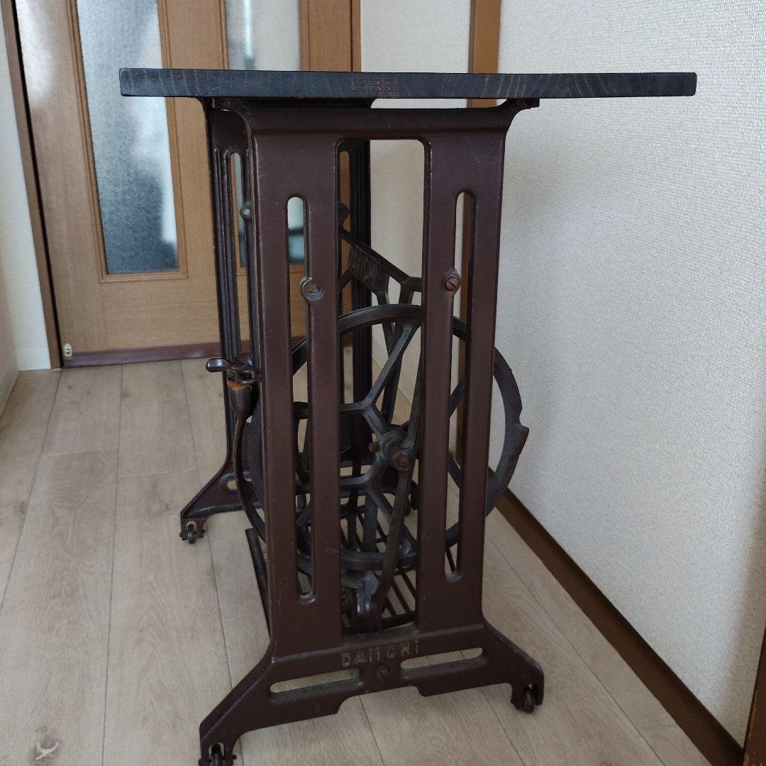 足踏みミシン リメイクテーブル ヴィンテージ アンティーク　昭和レトロ　机