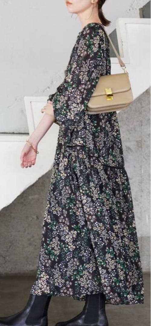 新品　スローブイエナ　花柄ワンピース