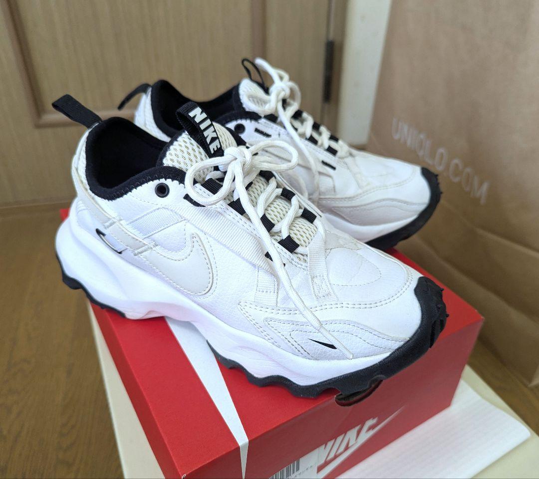 NIKE スニーカー ホワイト 23.5cm DR7851-100