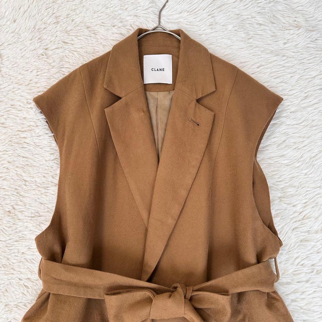 CLANE テイラードベスト ジレ ベルト付き ウールコットン混 キャメル