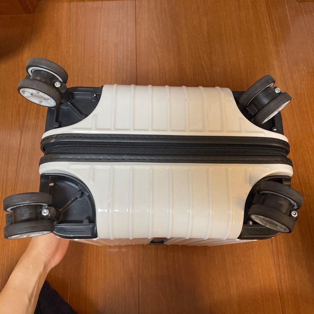 RIMOWA ホワイト キャリーケース SALSA AIR サルサエアー