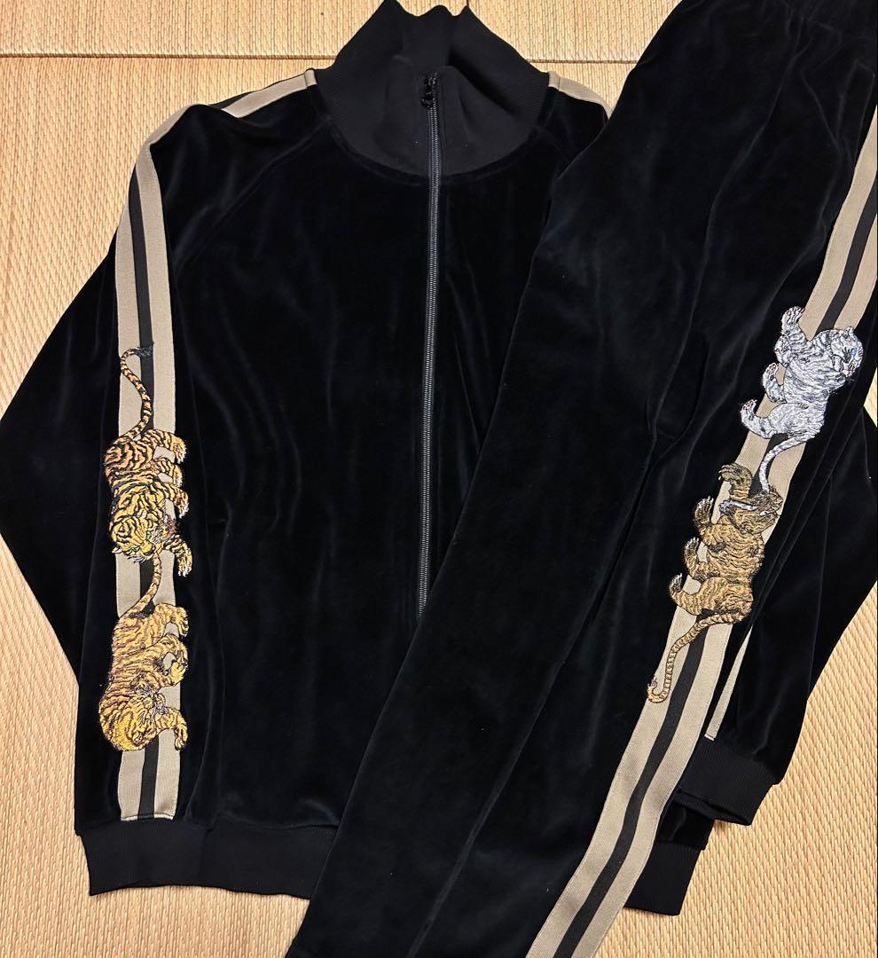 グラニフ　石黒亜矢子 バターの虎 ベロアトラックジャケットパンツセットアップ