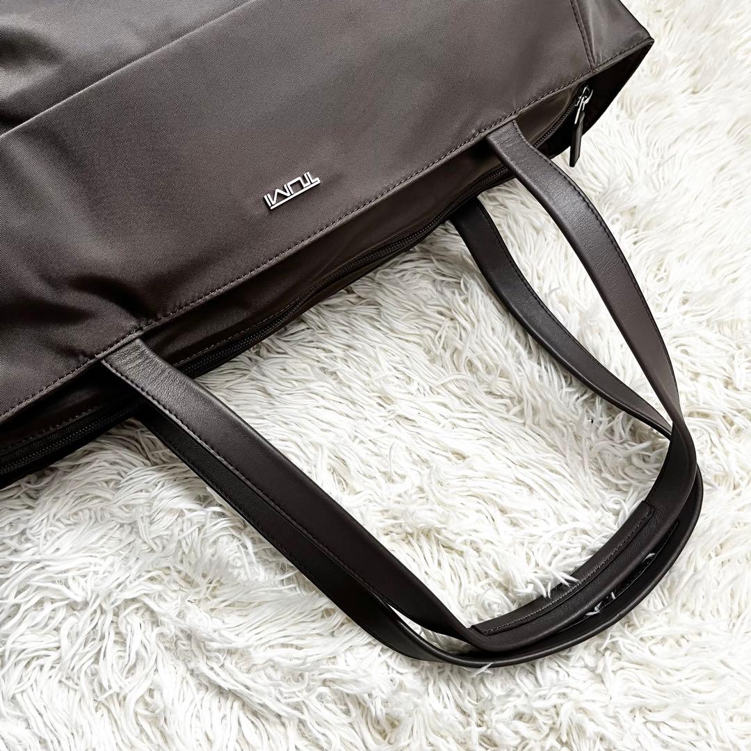極美品　TUMI VOYAGEUR ビジネス・トート　ナイロン　ココアブラウン