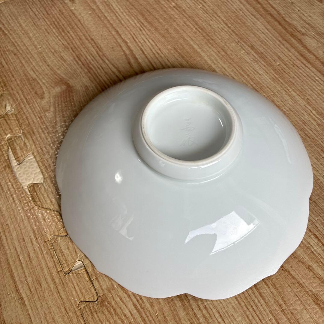 【箱なし】人間国宝　井上萬二　本人作　白磁牡丹彫文　菓子鉢