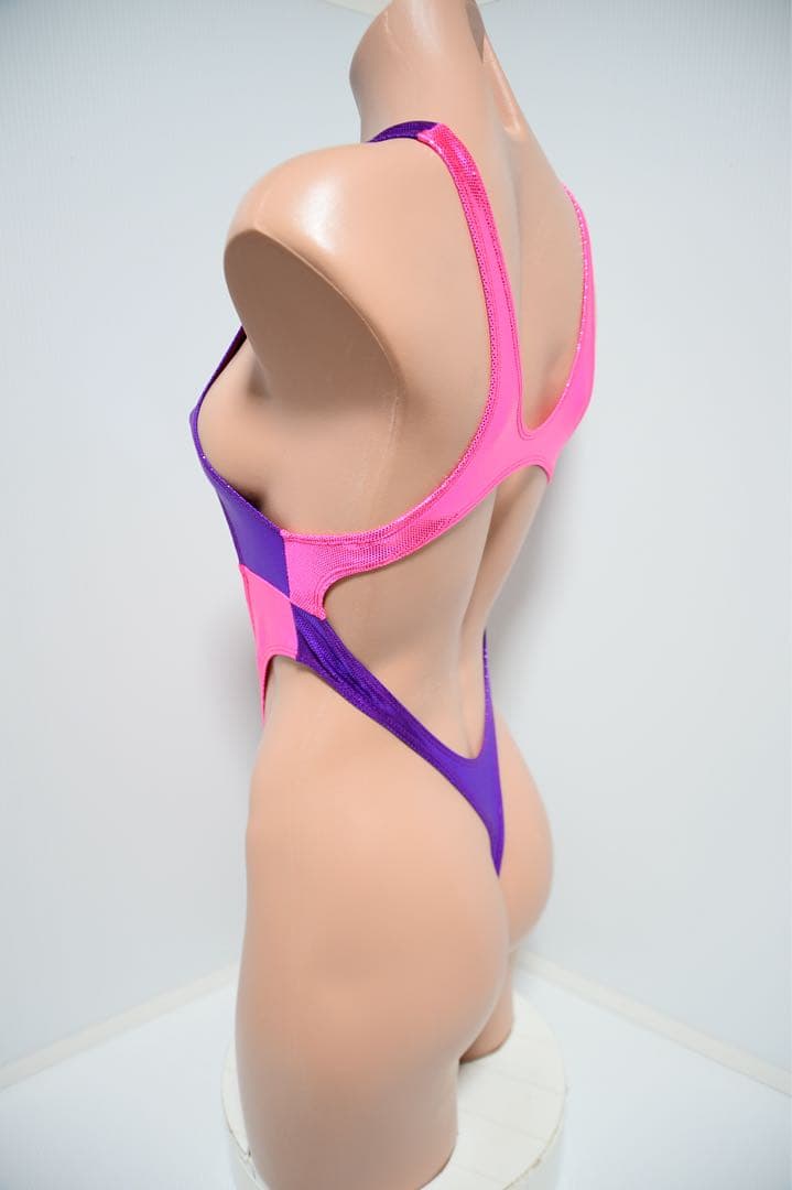 紫とピンクのワンピース水着