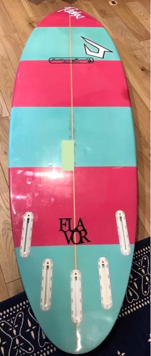 5'9\"［FLAVOR］クラッシックモデルジャスティスサーフボード　フィンなし