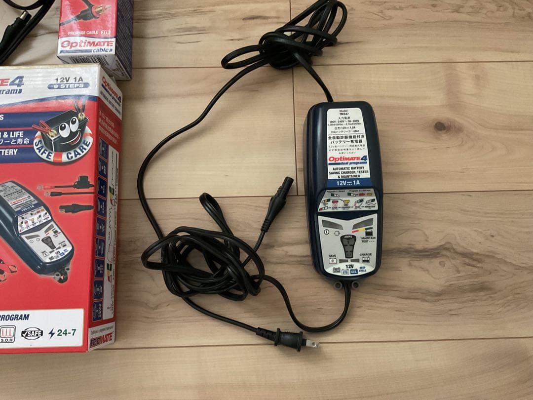 Optimate 4 12V 1A・ヘラーソケット付き//オプティメイト