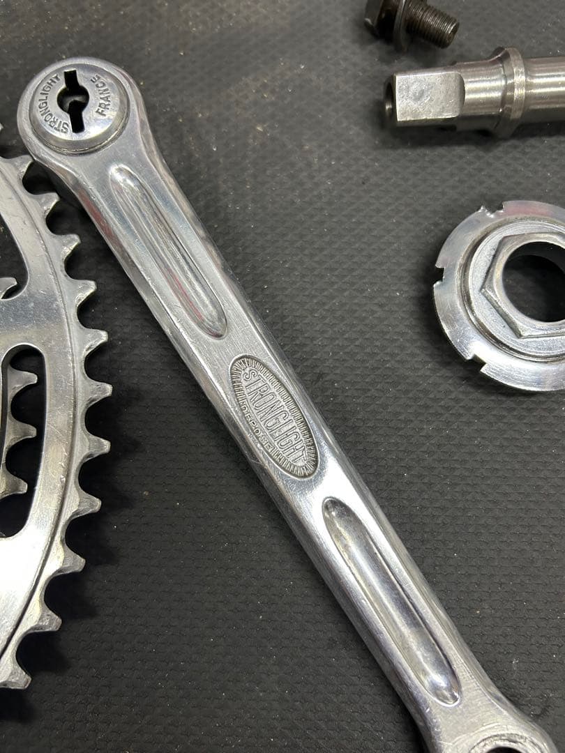 ストロングライトSUPER COMPETITION 63 WクランクＢＢセット