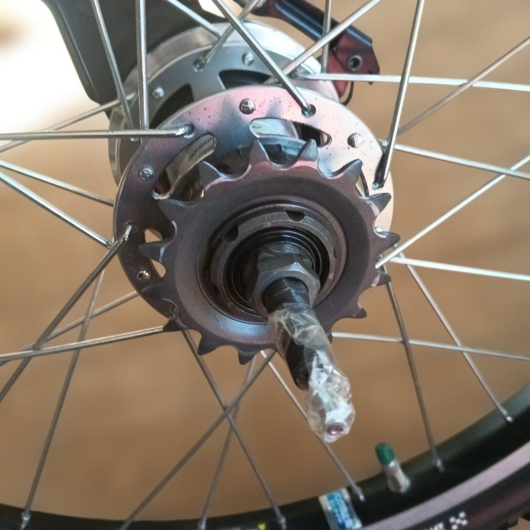 m*u様 ブリヂストン20インチ1.95幅オートライト前後輪セットシングルギア