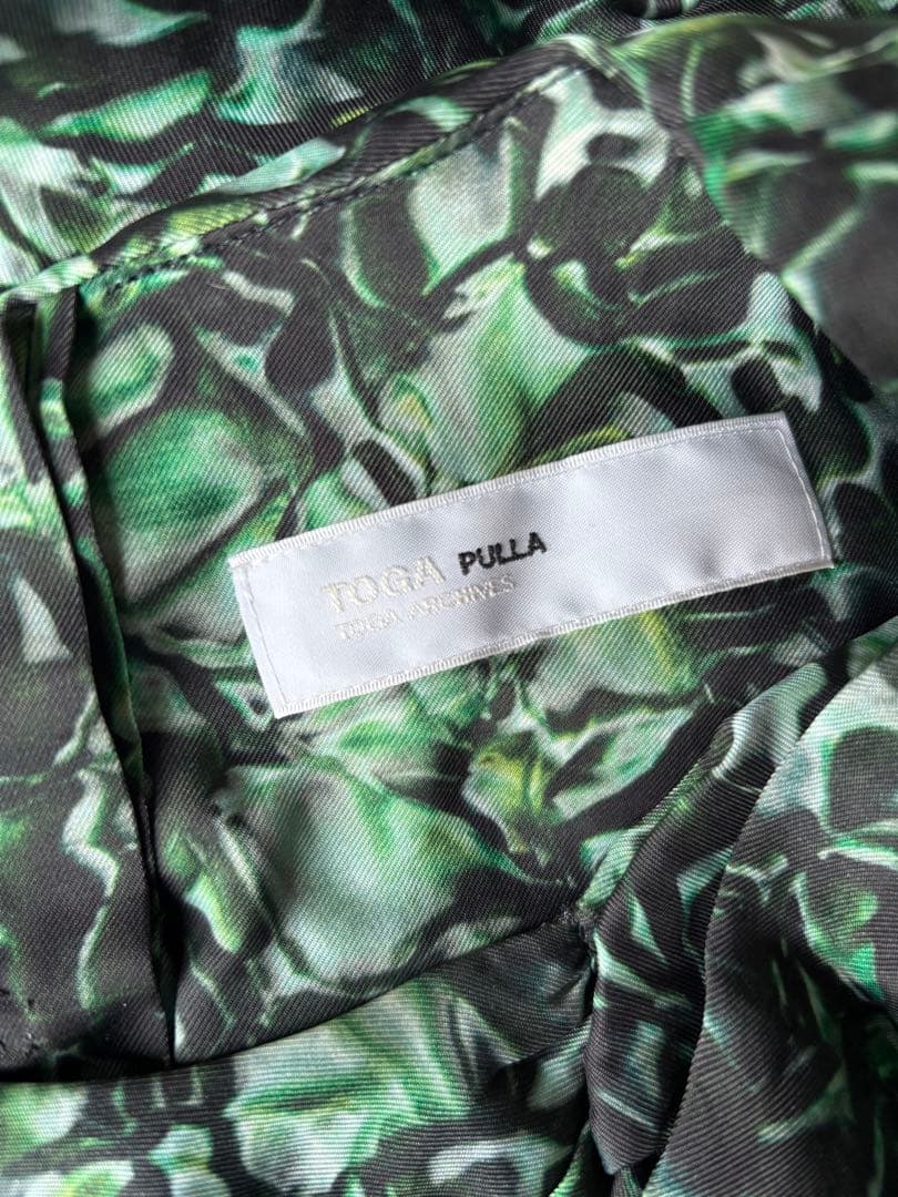 美品 ⭐︎ TOGA PULLA トーガプルラ インナープリントワンピース