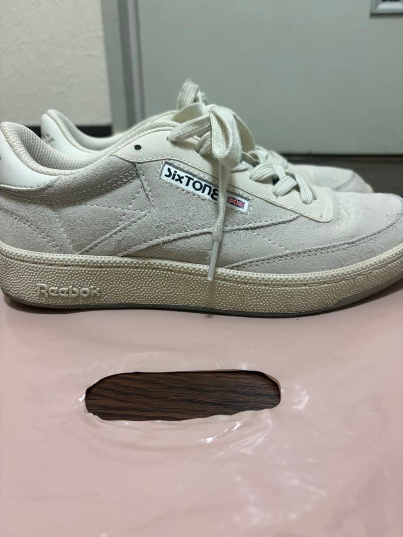SixTONES スニーカー