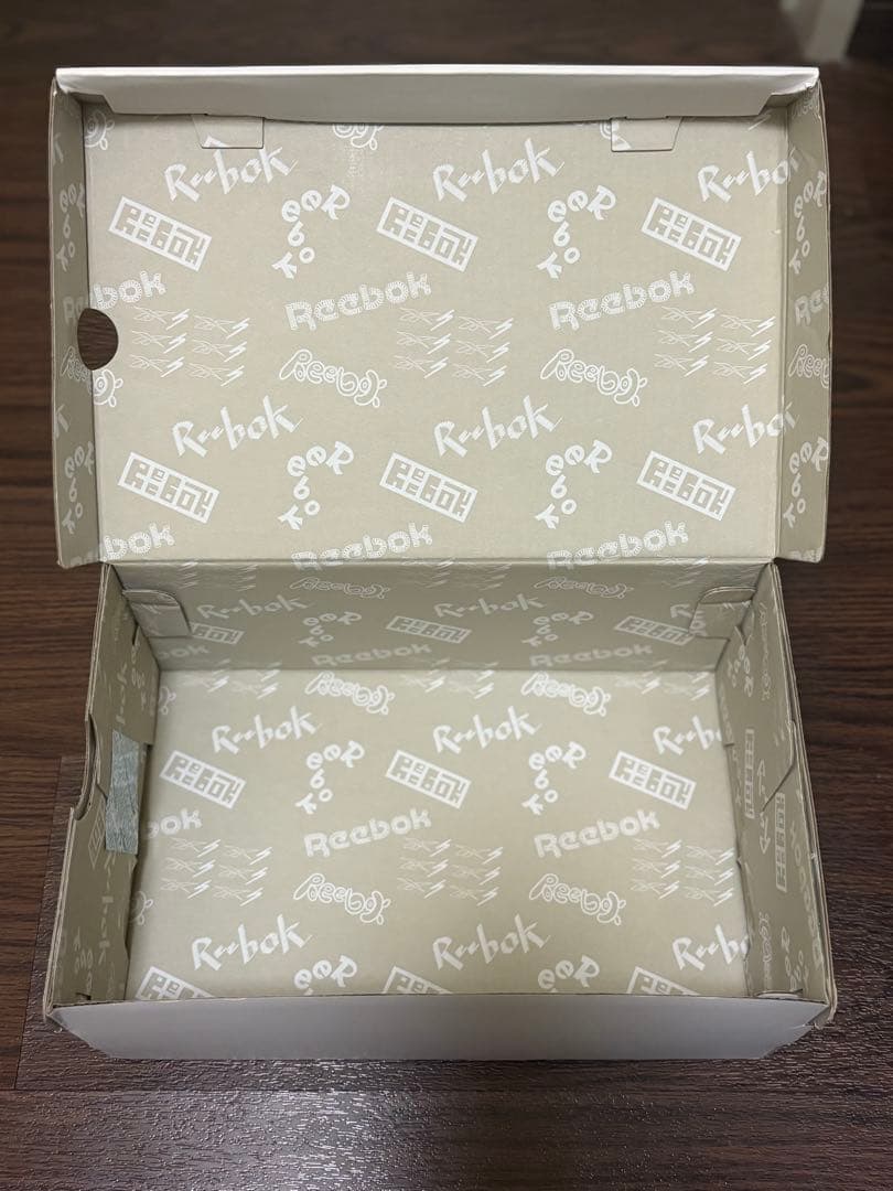 SixTONES スニーカー