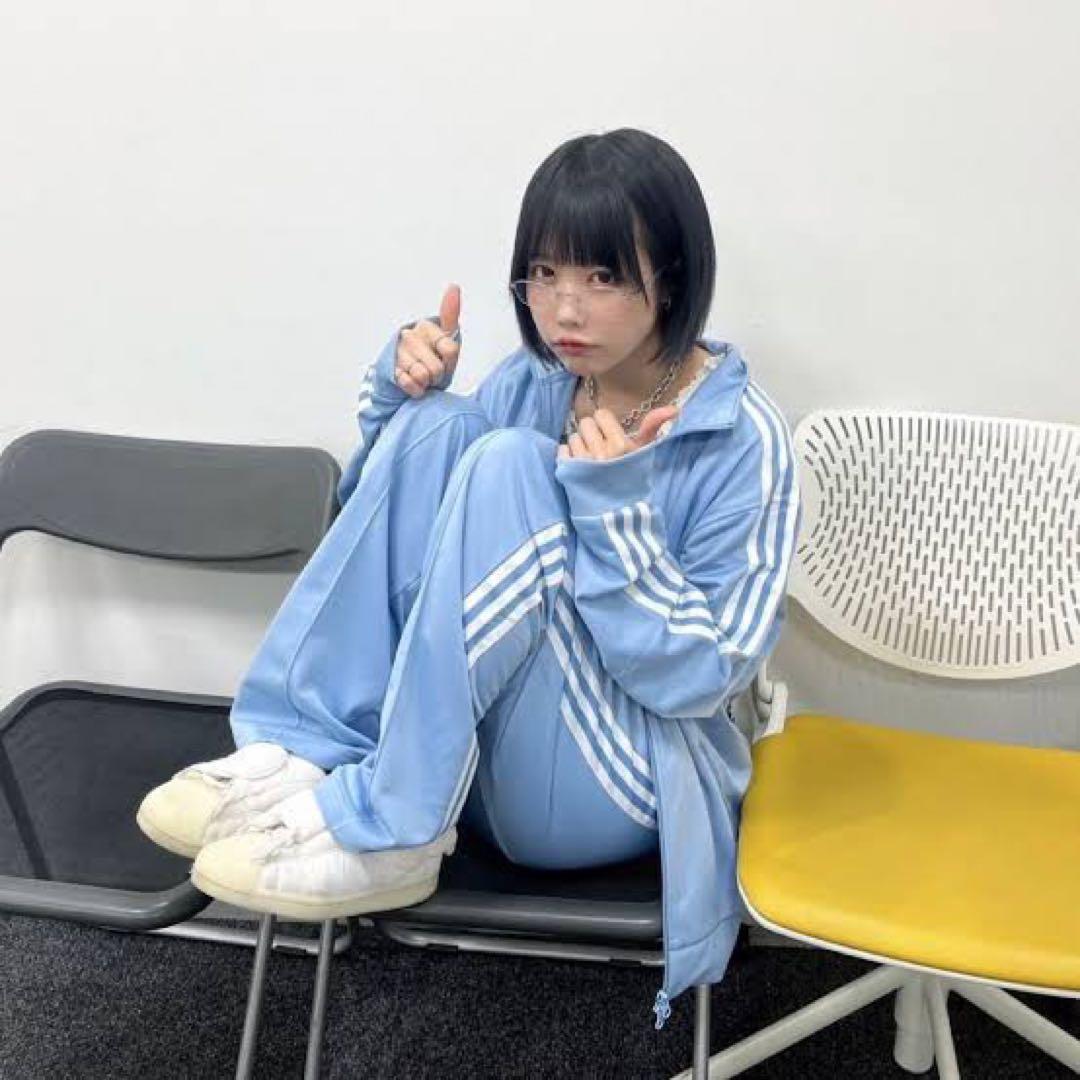 adidas トラックジャケット　あのちゃん着用モデル