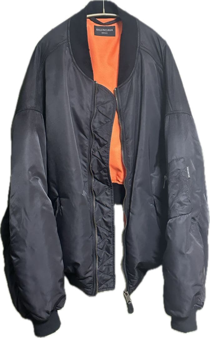 BALENCIAGA オフショルダーボンバー　ブラック