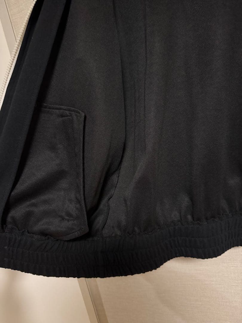 トラックジャケット　ブラック ホワイトストライプ