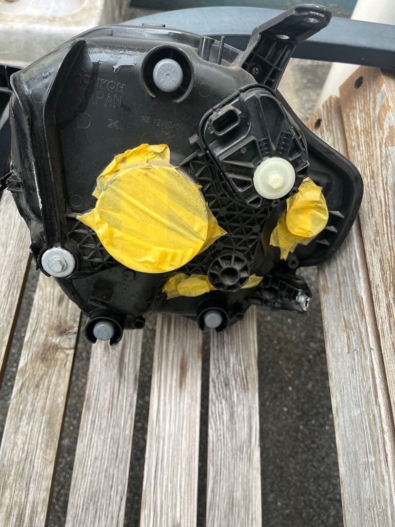 スズキ　ハスラー　右ヘッドライトユニット