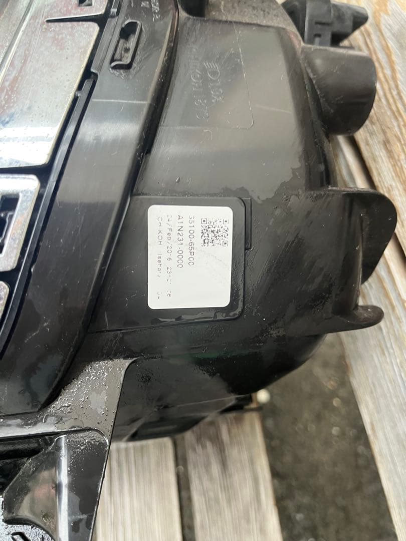 スズキ　ハスラー　右ヘッドライトユニット