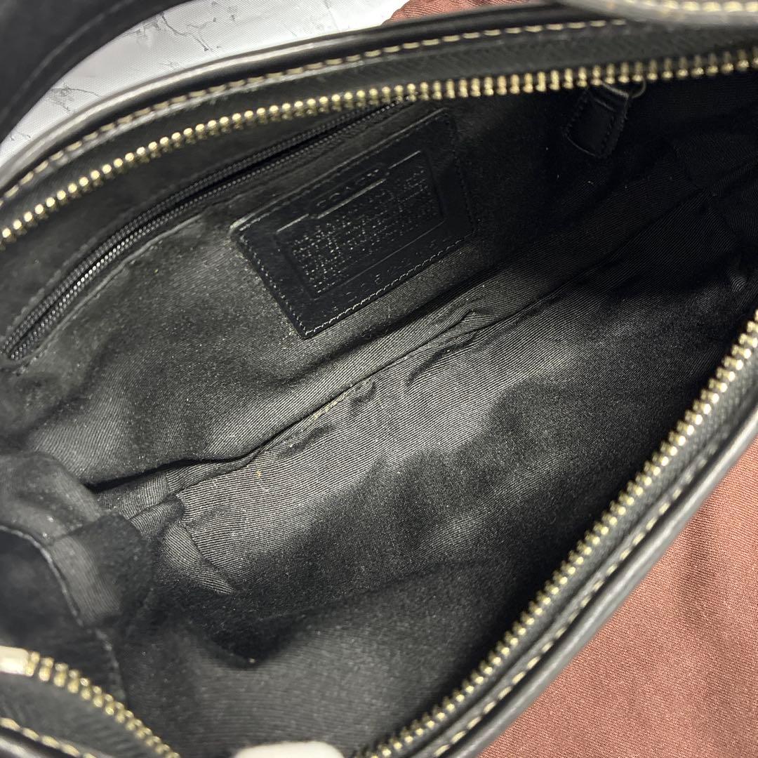 COACH コーチ　ワンショルダー　ハーフムーン シグネチャー柄