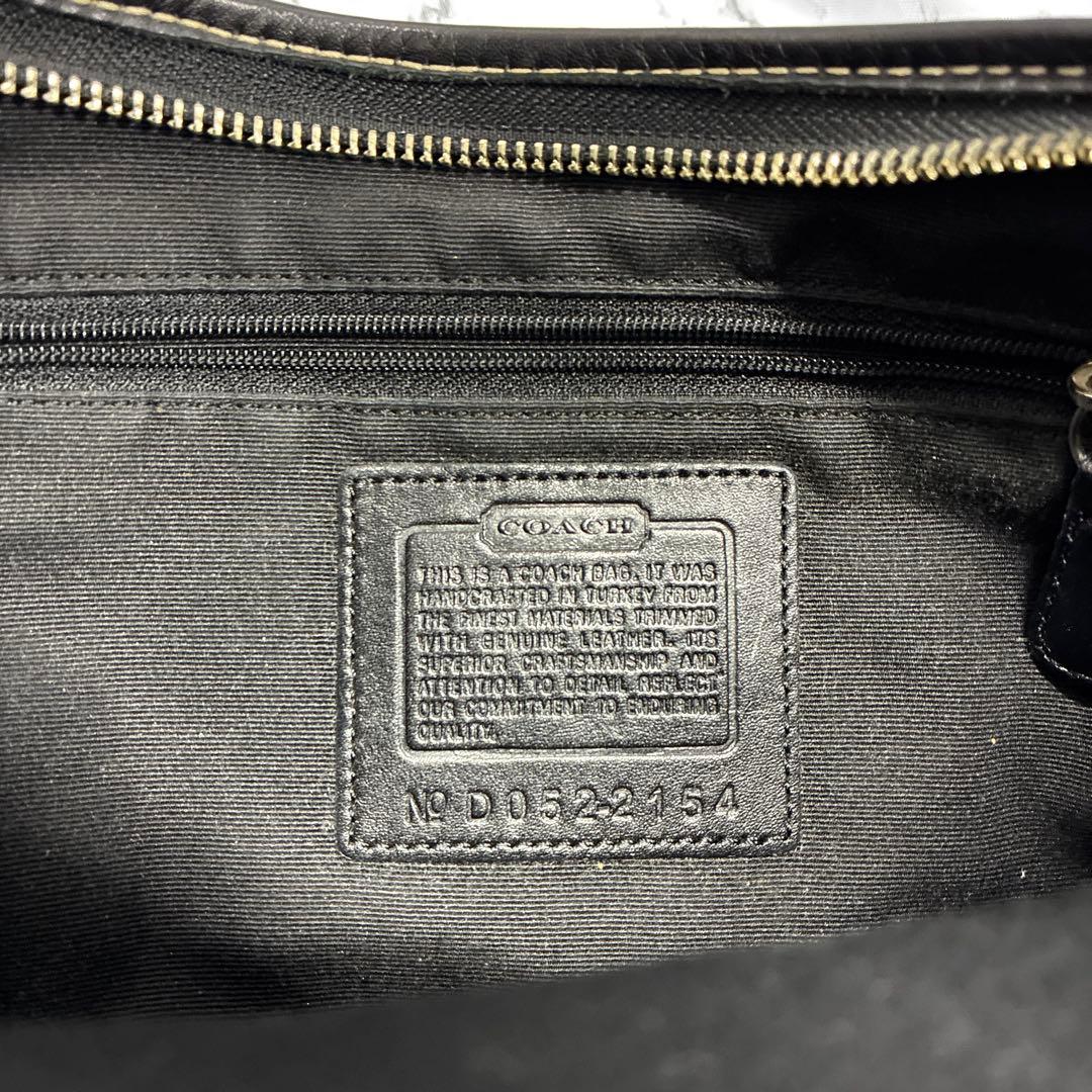 COACH コーチ　ワンショルダー　ハーフムーン シグネチャー柄