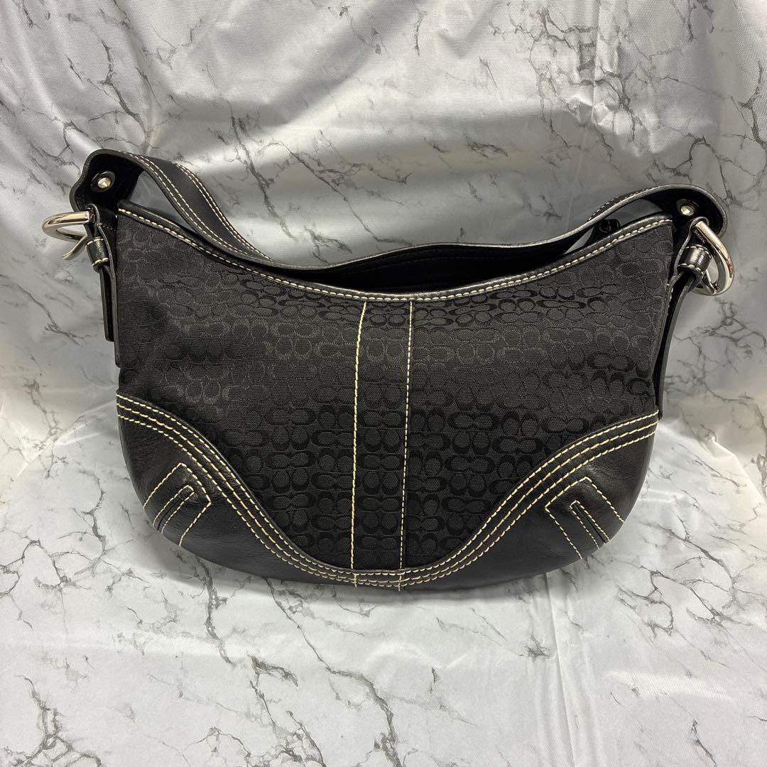 COACH コーチ　ワンショルダー　ハーフムーン シグネチャー柄