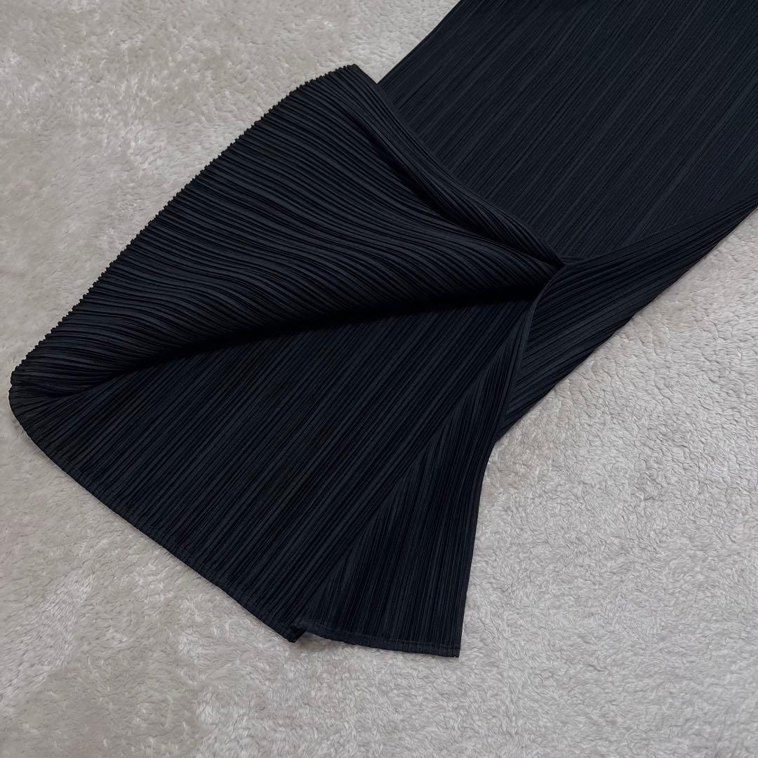 美品　プリーツプリーズ　イッセイミヤケ　スリット　ロングワンピース　ブラック