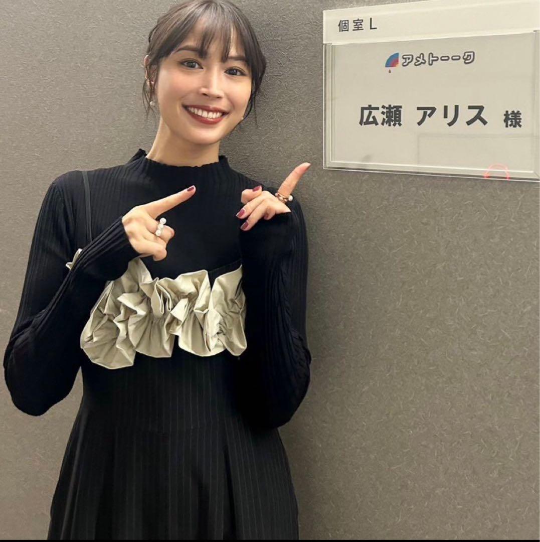 メゾンスペシャルフラワーモチーフオールインワン　　ブラック　サイズ36