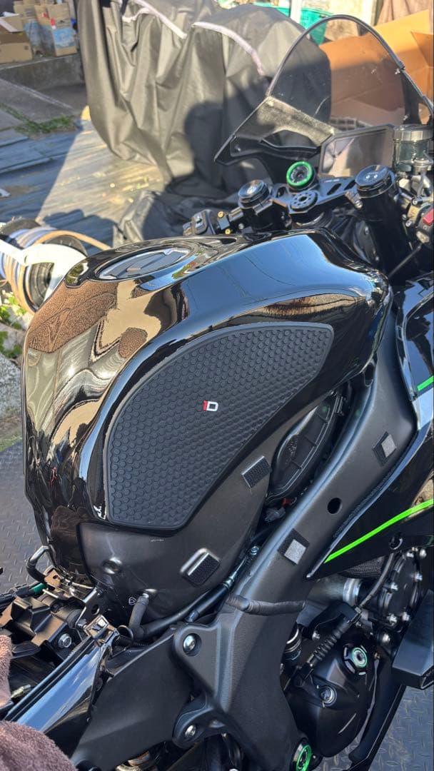 zx6r 2024 タンクカバー　ABSプラ　黒