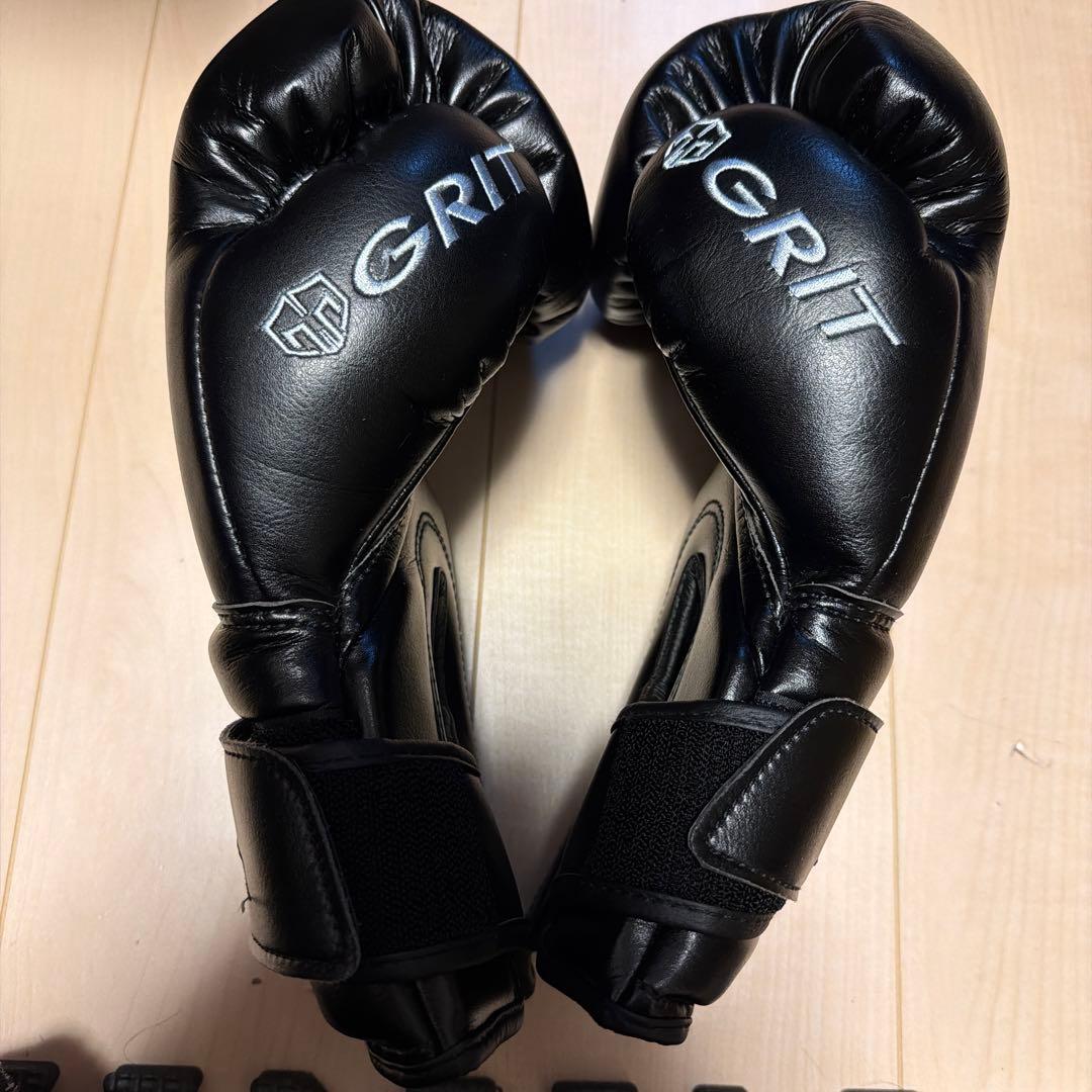未使用品　GRIT ボクシンググローブ 黒　10オンス
