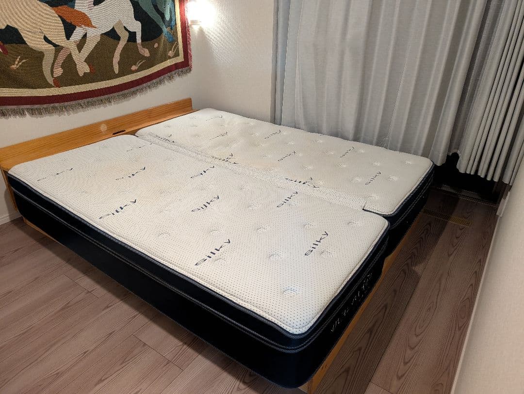 引き取り限定　クイーンベッドフレームのみ