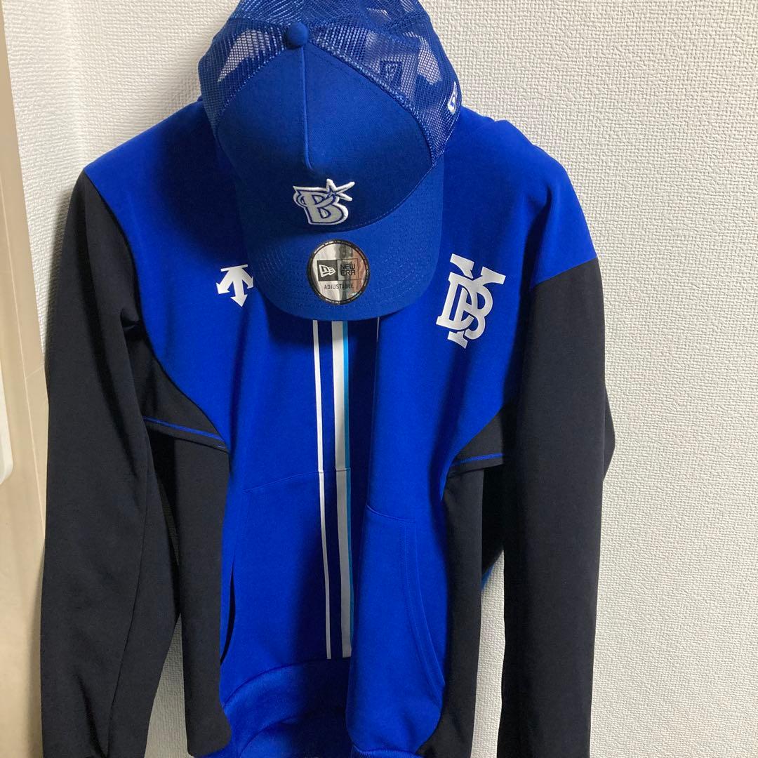 デサント横浜DeNAベイスターズ　オーセンティックパーカーSサイズ　キャップ付き