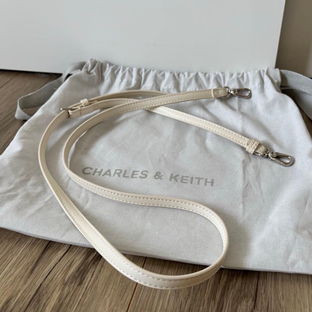 CHARLES & KEITH Kadee ケーディー バッグ クリーム