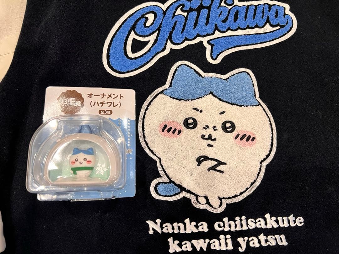 アベイル　ちいかわ　ハチワレ　刺繍　さがらスタジャン ネイビー　紺　アベイル L