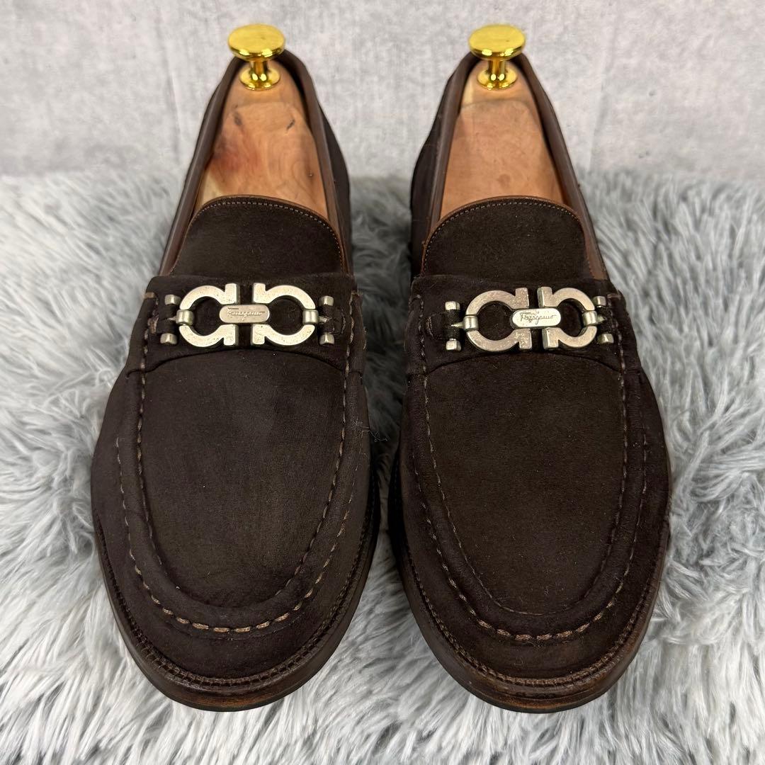 サルヴァトーレフェラガモ ガンチーニ ローファー 7EE ブラウン スエード