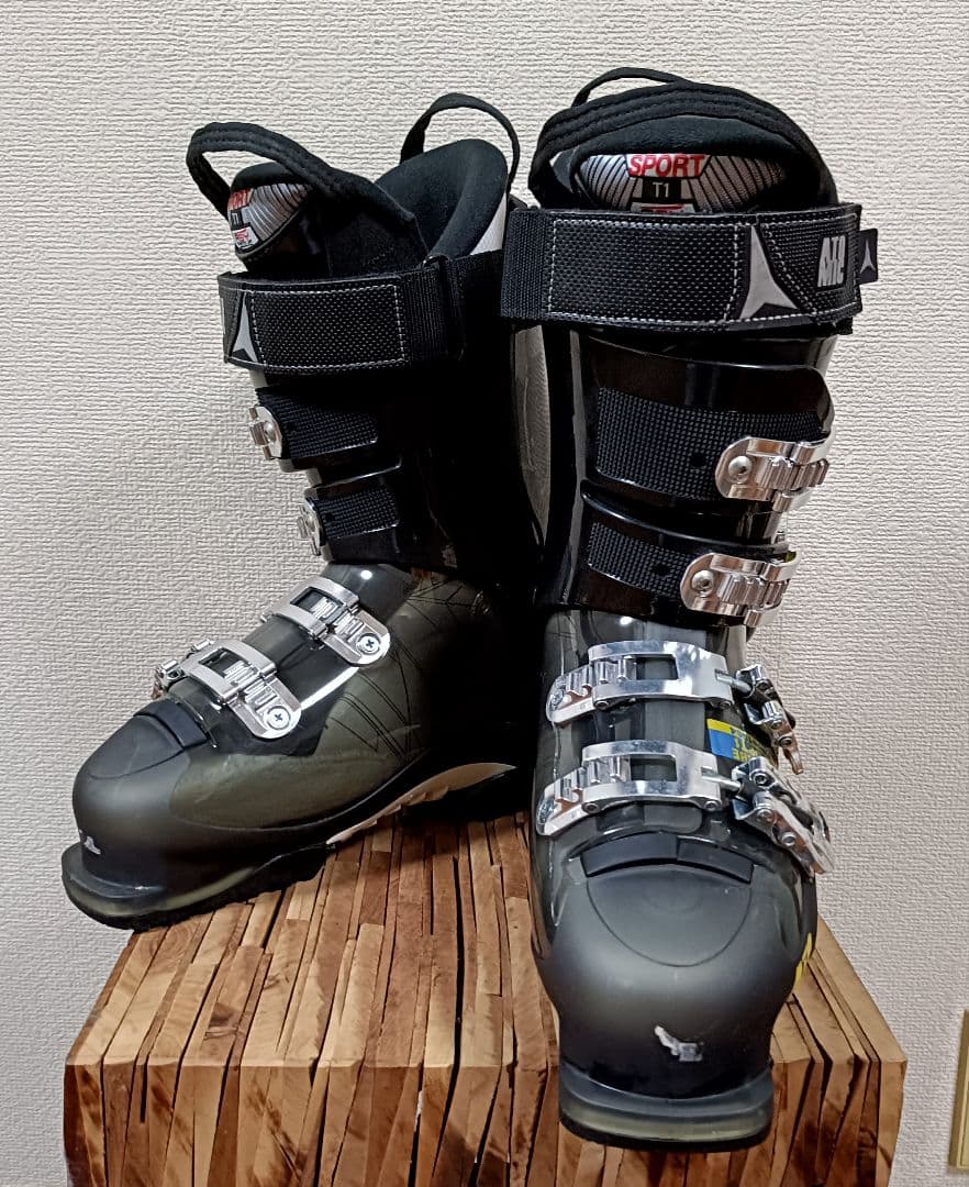 【使用2回】ATOMIC 26~26.5 スキーブーツ　説明書　付属品付き