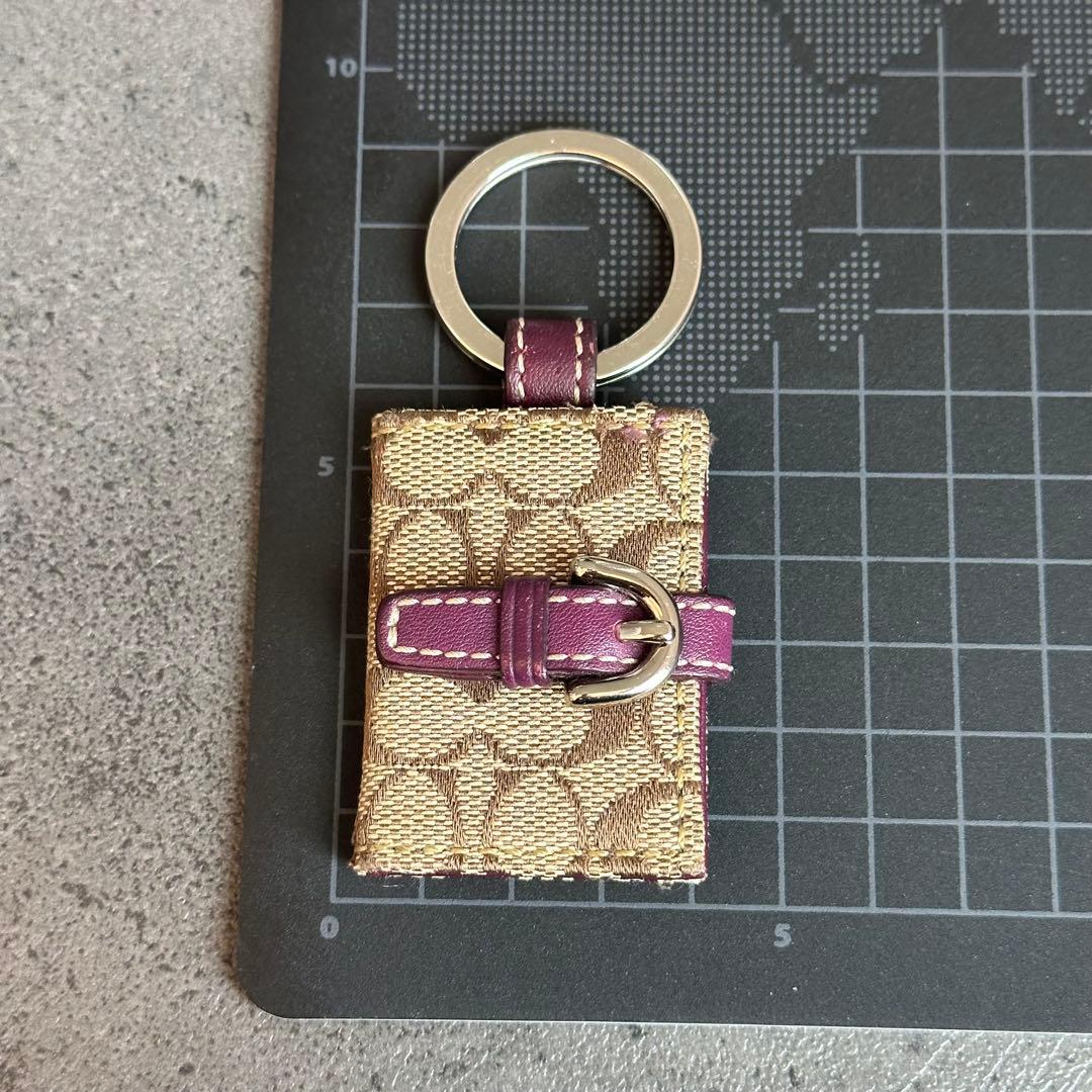 アクセサリー COACH Signature Picture Frame Bag charm