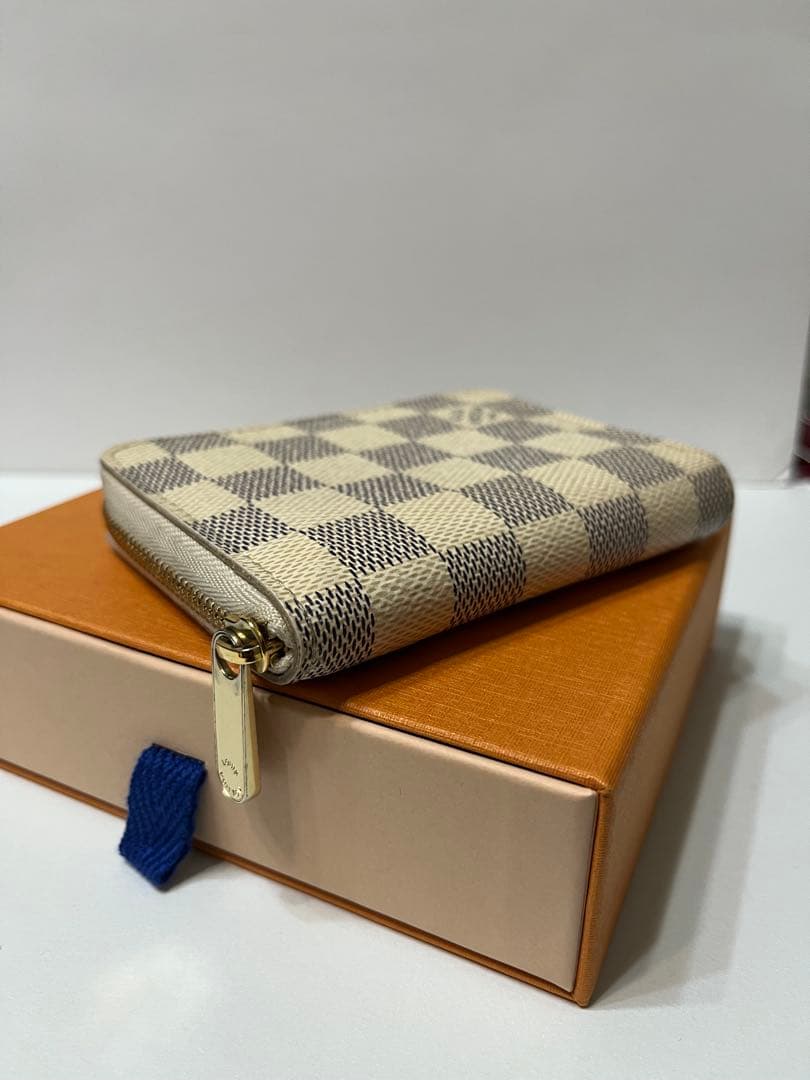 ルイヴィトン ダミエ アズール ジッピー パース コンパクトウォレット 白